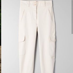 Aritzia High waisted modern cargo pant in cream/ ivory. Size 4